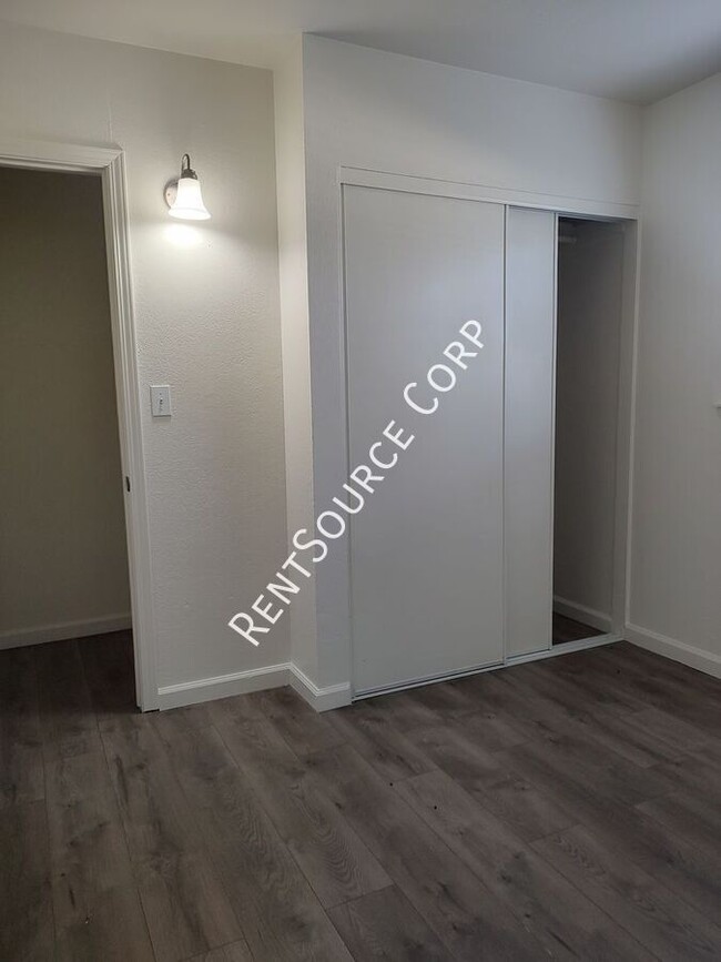 Building Photo - 1801 Calico Dr