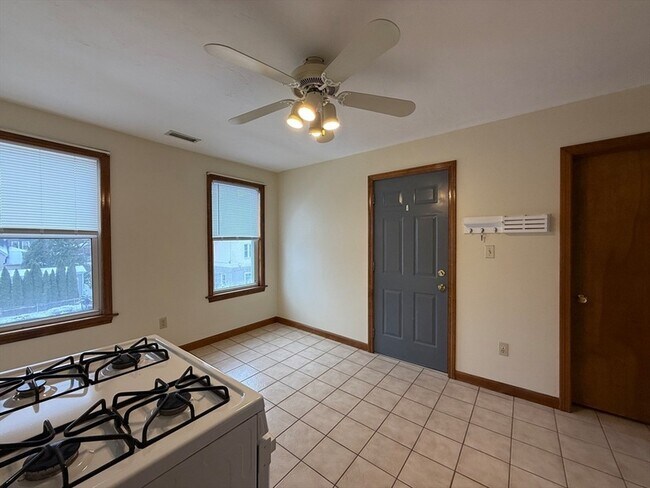 Building Photo - 132 Coburn Ave