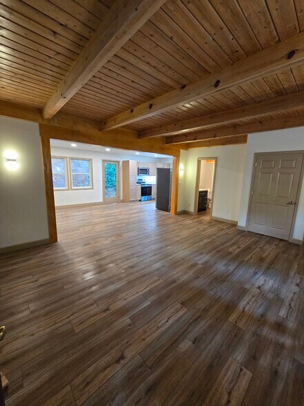 Building Photo - 135 Doe Fork Ln