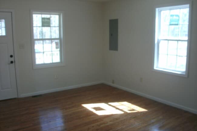 Building Photo - 5808 Red Oak Rd