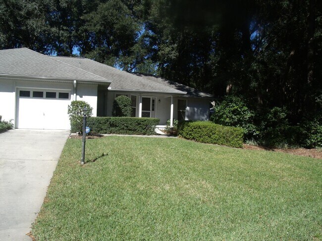 Building Photo - Charming 2BR/2BA Villa with 1-Car Garage i...