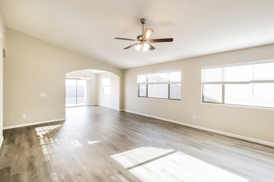 Building Photo - 25703 W St Charles Ct