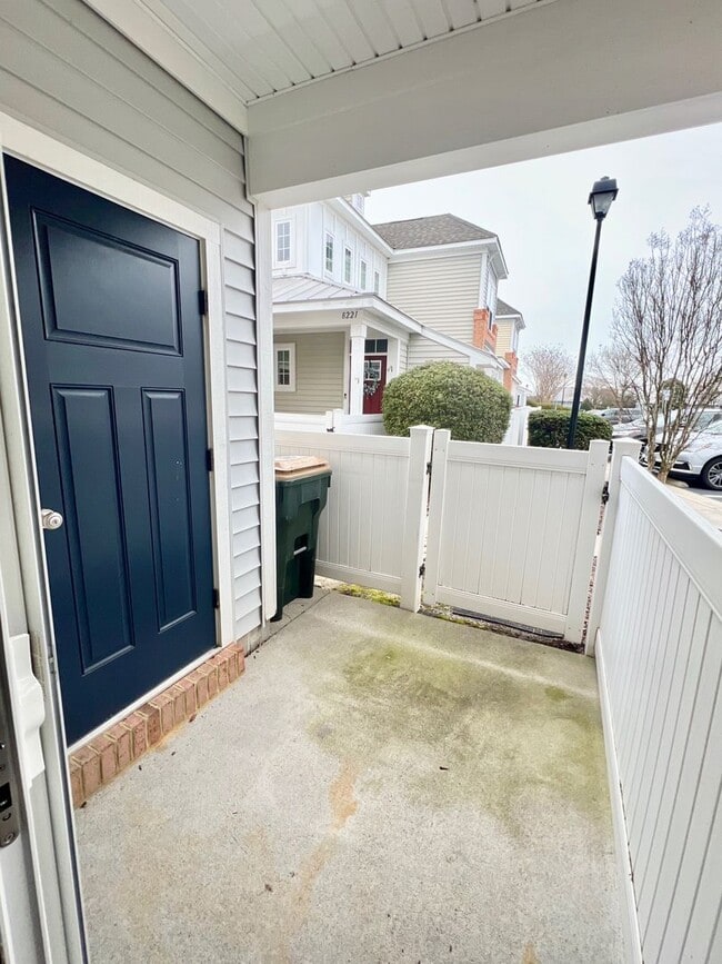 Building Photo - 3BD/2.5BA End Unit Condo in Harbor Walk! B...