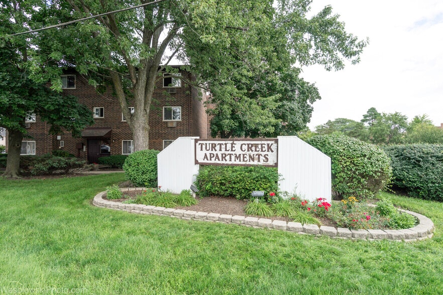 Building Photo - 1305 E Turtle Creek Cir