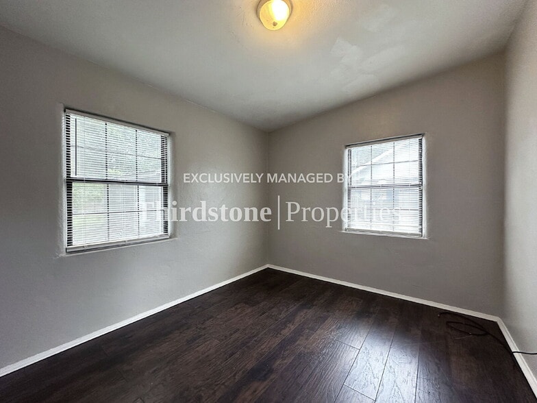 Building Photo - 1803 Wofford Ave