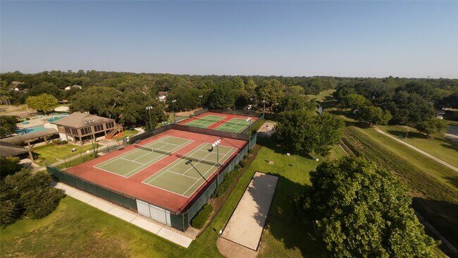 Building Photo - 4132 Deerfield Village Dr