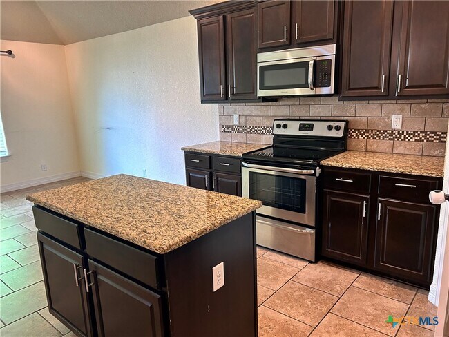 Building Photo - 1621 Rusty Spur Dr