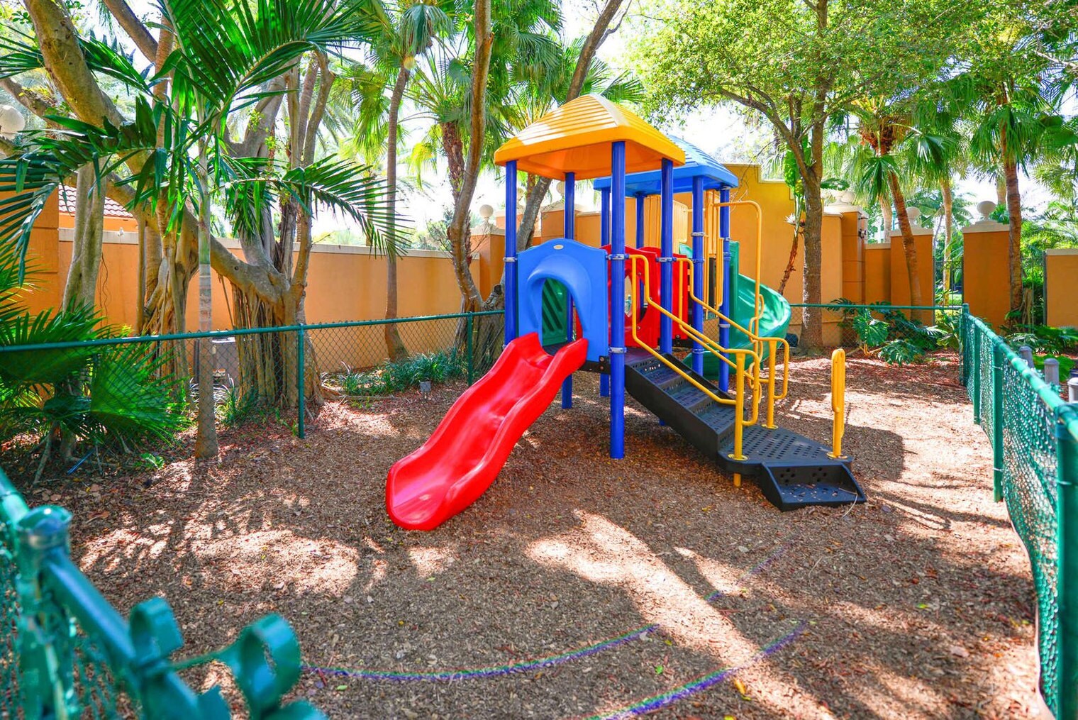 Building Photo - 19701 E Country Club Dr
