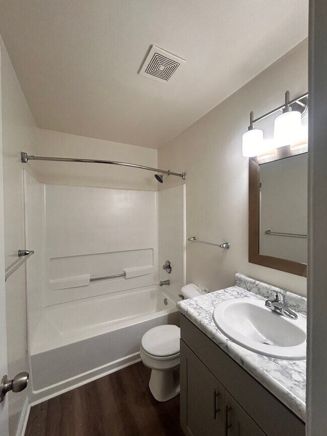 Building Photo - 1251 Fords Pointe Cir