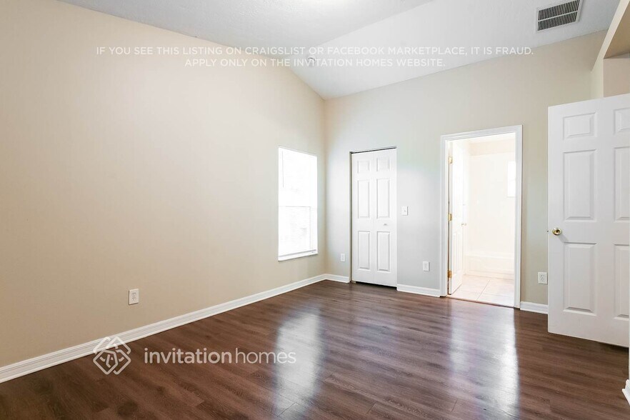 Building Photo - 123 Oak Grove Rd