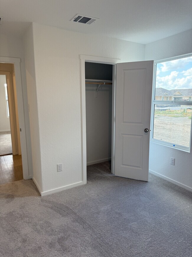 Building Photo - 1836 Wood Warbler Ln