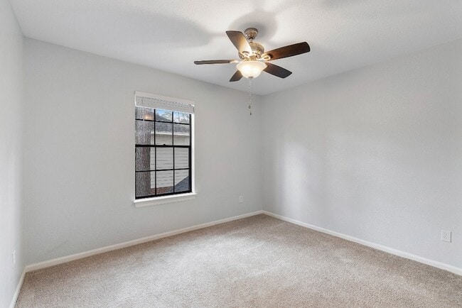 Building Photo - 3223 Golden Willow Dr