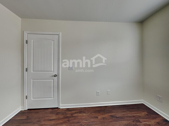 Building Photo - 108 Windyhill St