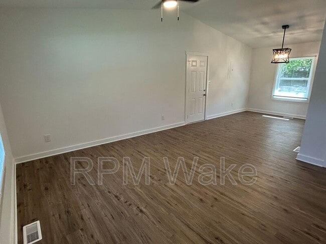 Building Photo - 2325 Quartz Ct
