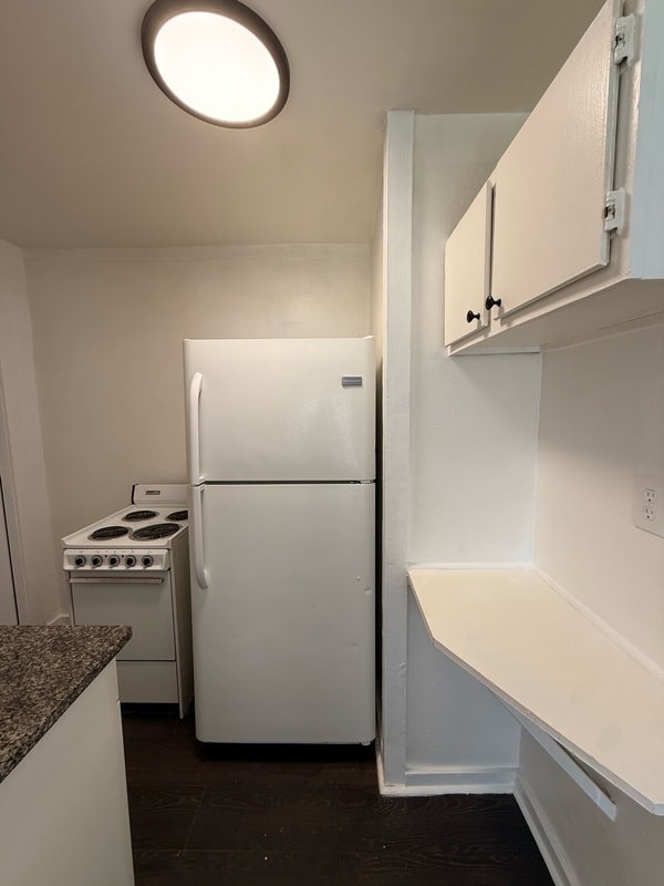 Building Photo - 1865 29th Ave N