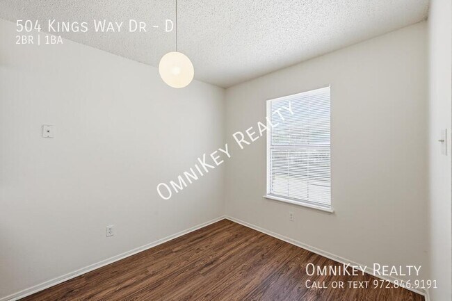 Building Photo - 504 Kings Way Dr