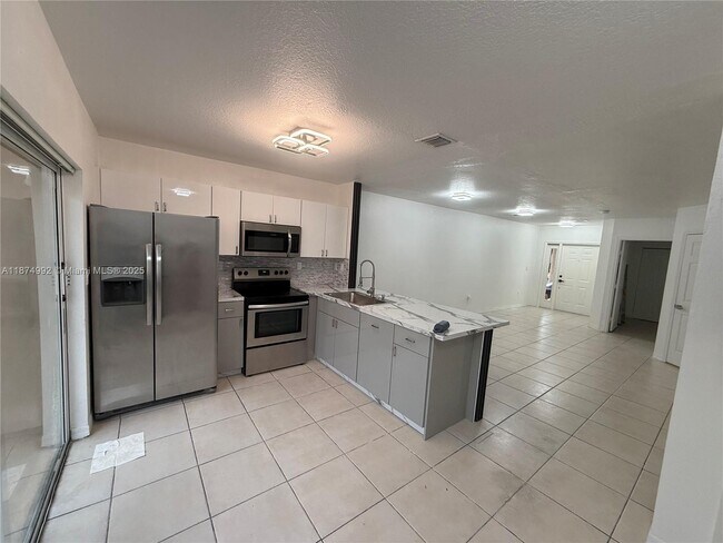 Building Photo - 13717 SW 171st Ln