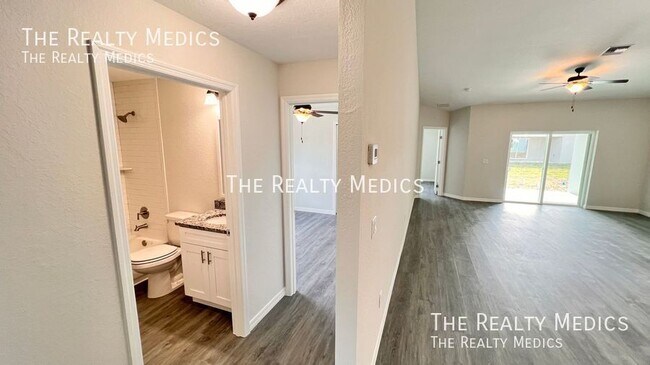 Building Photo - 4165 Hammock Rd