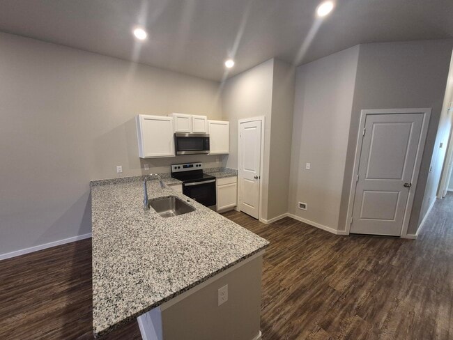 Building Photo - 2109 N Jayton Ave