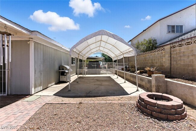 Building Photo - 4272 E Russell Rd