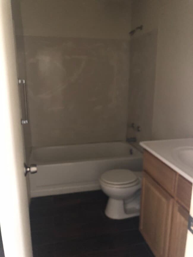 Building Photo - Monthly Paid Rent