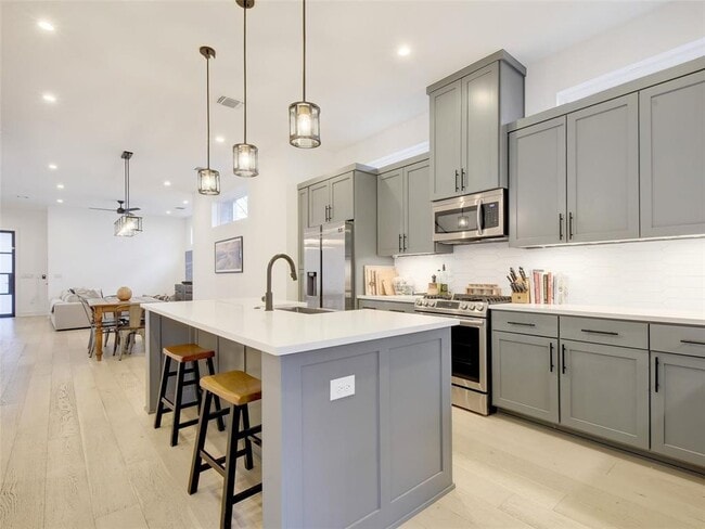 Building Photo - 1411 Cometa St