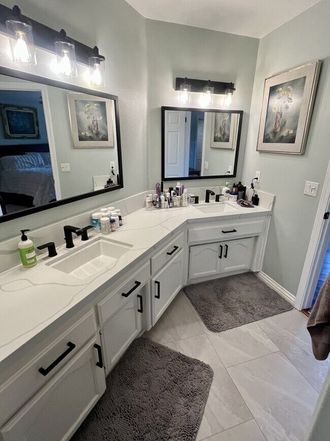 Building Photo - Charming 3 Bedroom 2.5 Bath home in Pismo Heights