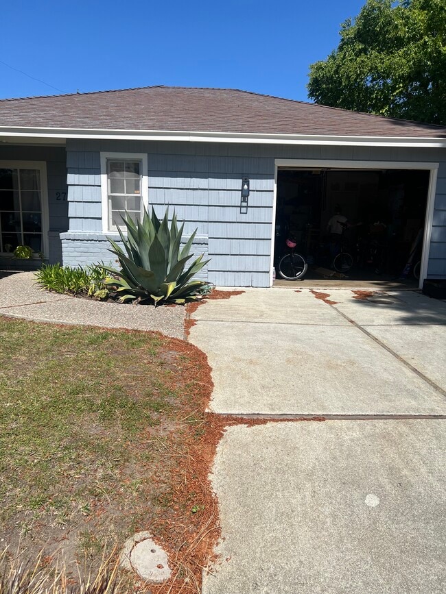 Building Photo - 2733 Bryant St