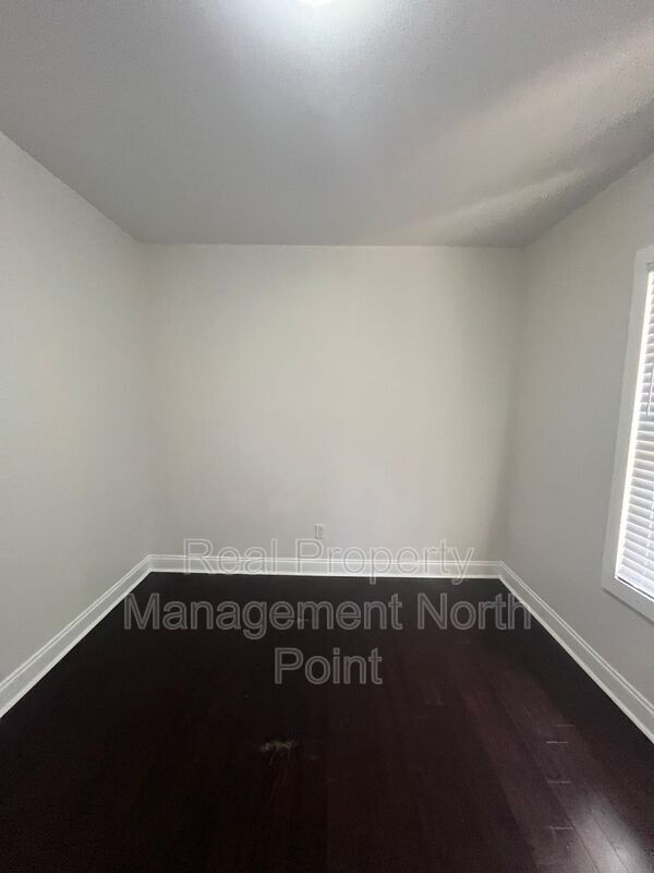 Building Photo - 954 Byron Dr SW