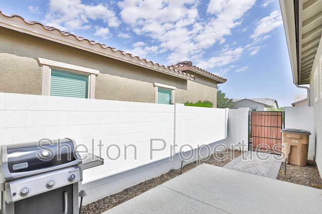 Building Photo - 21687 E Arroyo Verde Dr