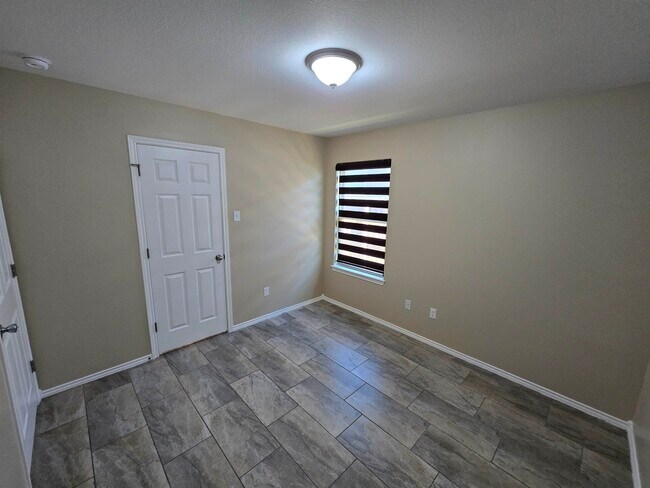 Building Photo - 5821 Doctorado Dr