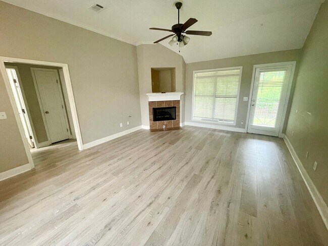 Building Photo - 3 bed 2 bath for rent in Ridgeland!