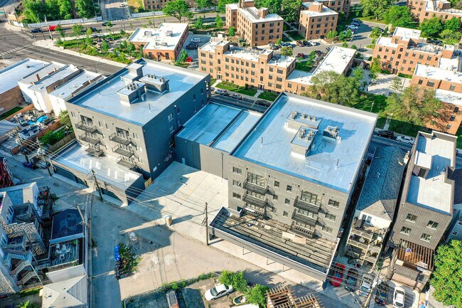 Building Photo - 2827 N Clybourn Ave