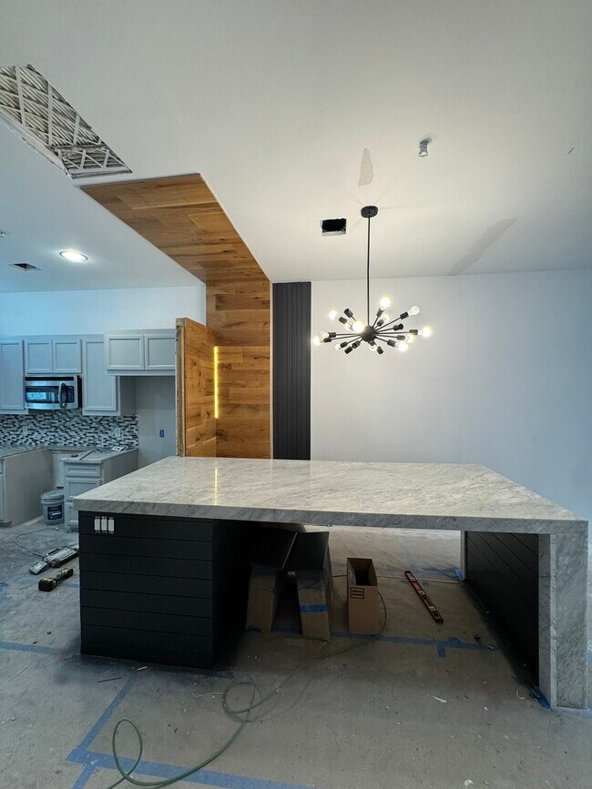 Building Photo - 2710 Hullsmith Dr