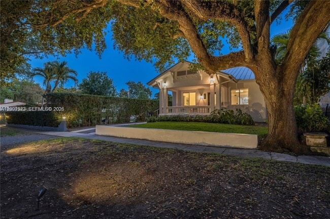 Building Photo - 320 NE 88th St