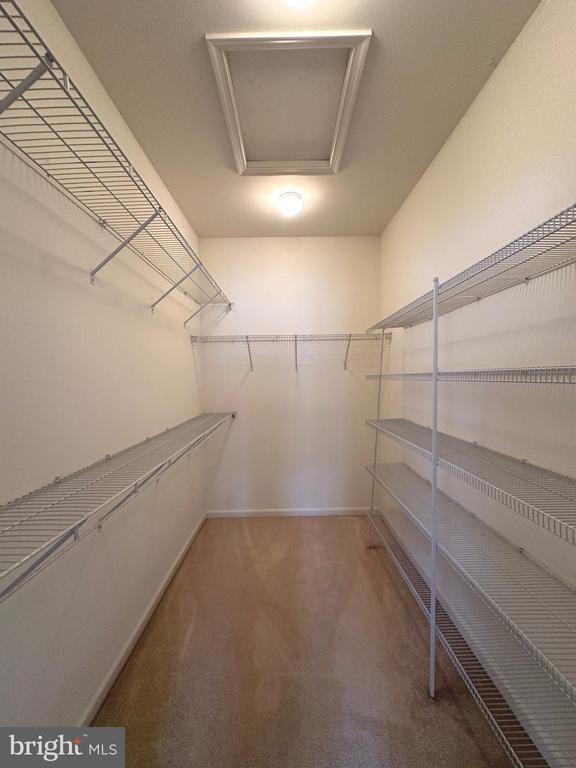 Building Photo - 2100 Abbottsbury Way