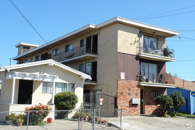Primary Photo - 1245-1247 Ashby Ave
