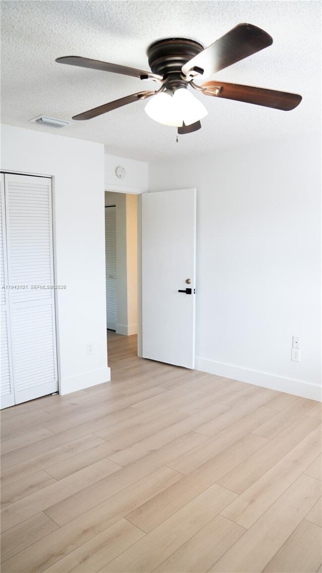 Building Photo - 9023 SW 113th Pl Cir W