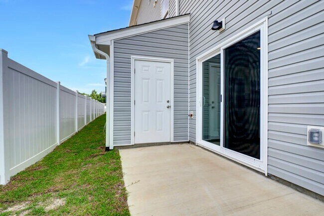 Building Photo - 305 Starfish Ln