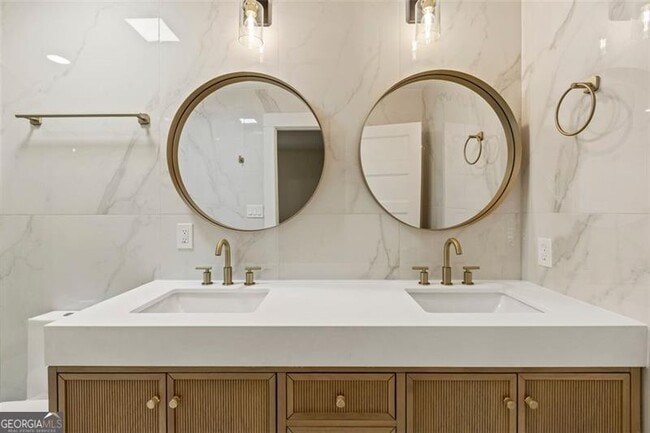 Building Photo - 72 Ivy Pkwy NE