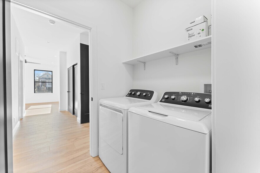 Building Photo - 6515 Nashville Ave