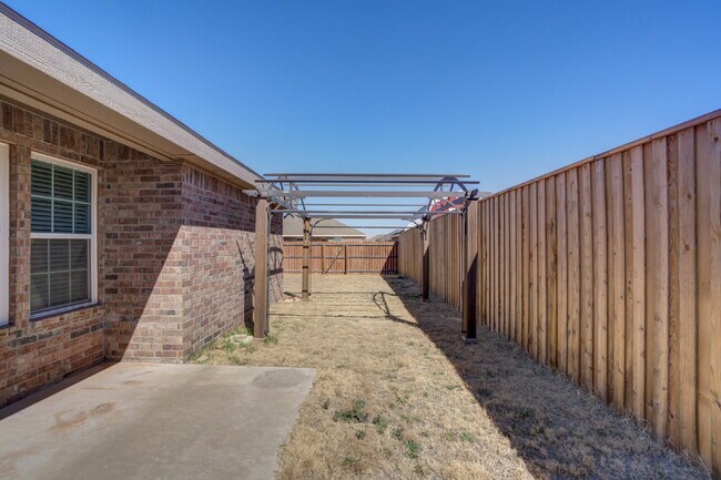 Building Photo - Wonderful 3 Bed 2 Bath in Willow Bend!