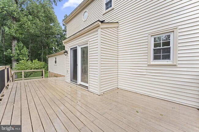 Building Photo - 901 Holly Creek Dr