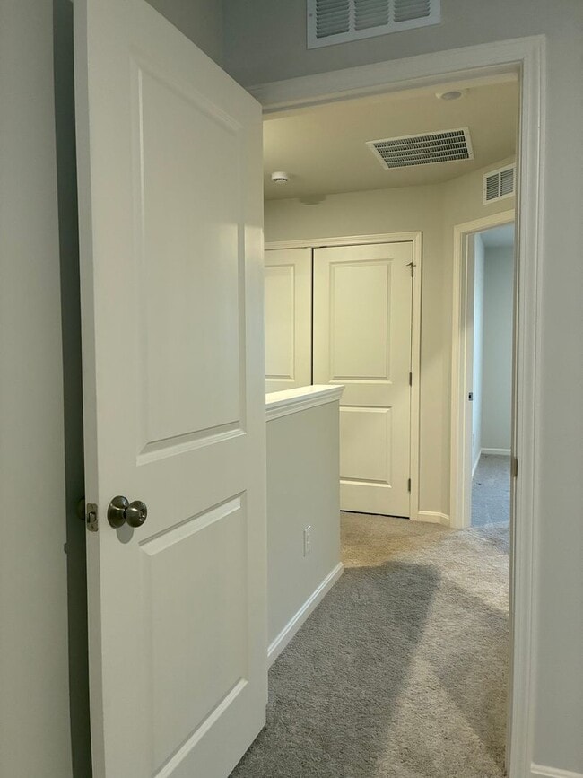 Building Photo - 105 S Osprey Ct