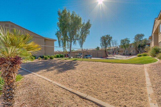 Building Photo - 16013 S Desert Foothills Pkwy