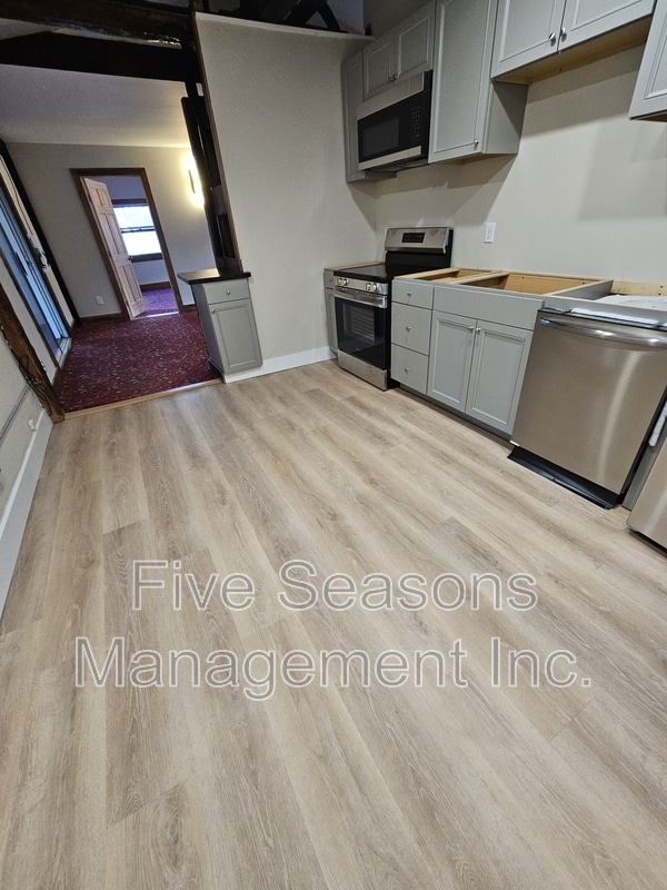 Building Photo - 328 Browns Trce