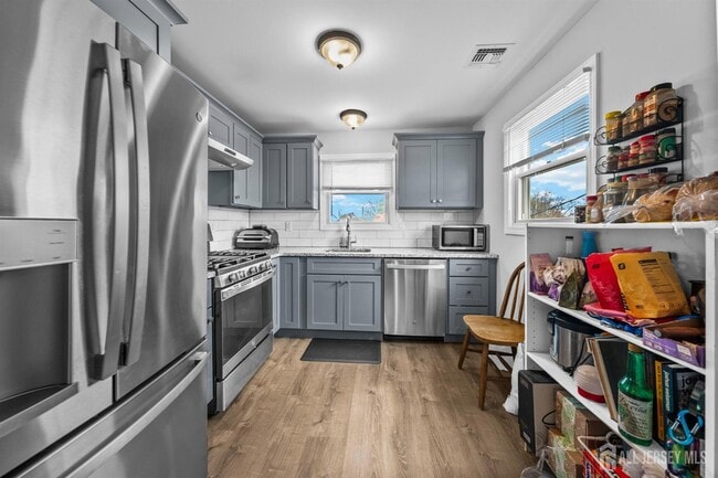 Building Photo - 816 King Georges Rd