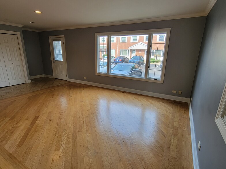 Building Photo - 2116 Rugen Rd