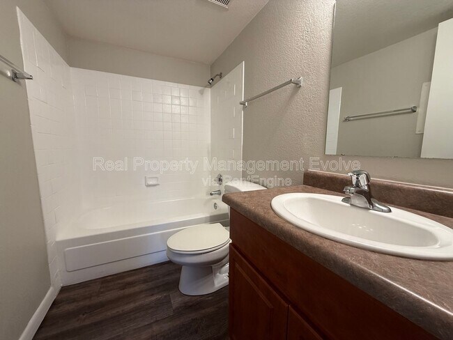 Building Photo - 5995 N 78th St