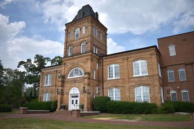Building Photo - University Park Apartments
